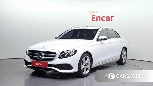 Mercedes-Benz E-Class W213 2018 Белый из Кореи