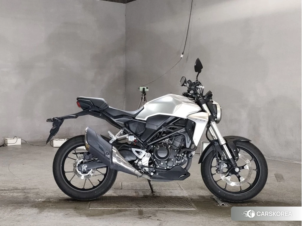 Проданный Honda CB250R 2018 из Японии