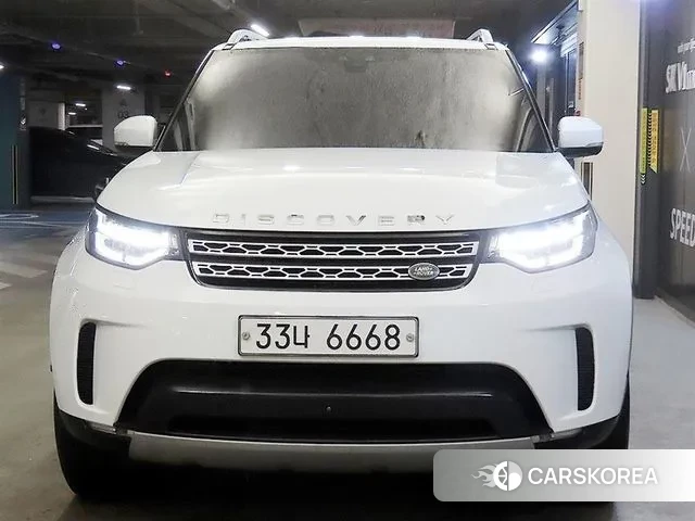 Land Rover Discovery 5 2019 Белый из Кореи