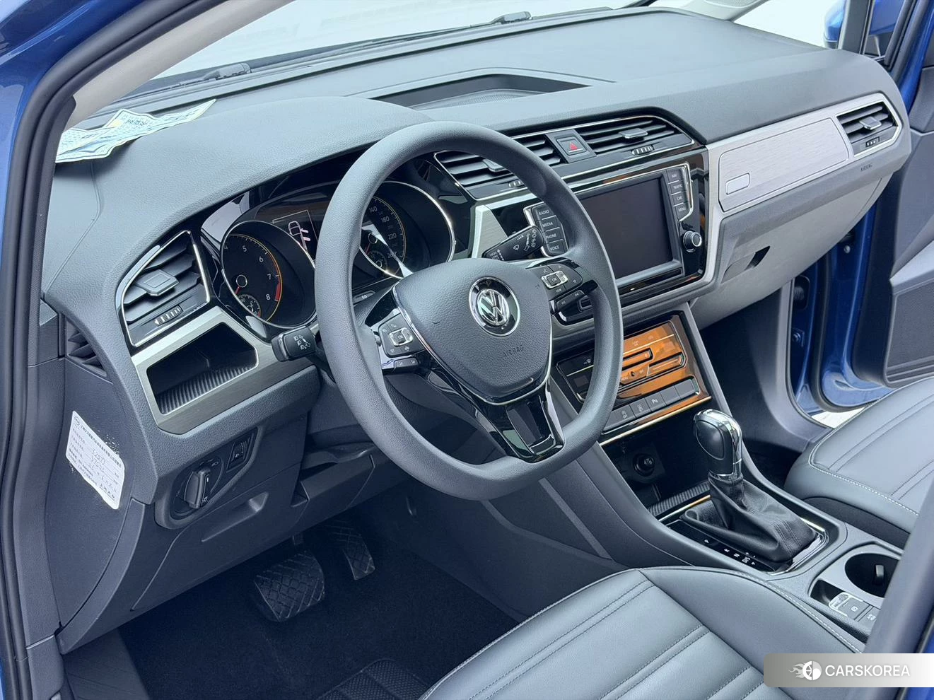 Volkswagen Touran L 2020 Синий из Китая