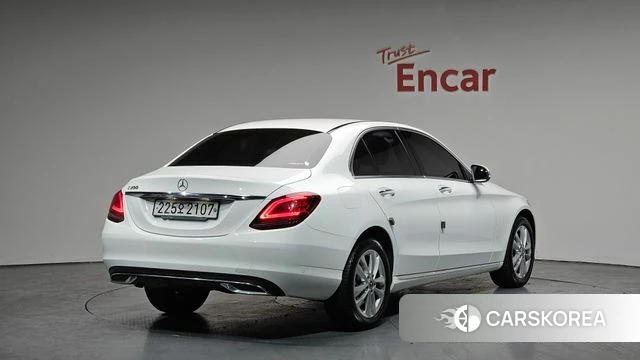 Mercedes-Benz C-Class W205 2020 Белый из Кореи