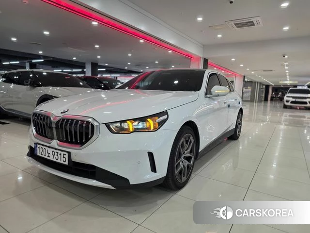 BMW 5 Series (G60) 2024 Белый из Кореи