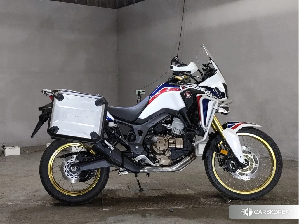 Проданный Honda CRF1000L AFRICA TWIN 2016 из Японии, фото 2