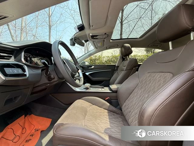 Audi A7L 2023 Белый из Китая