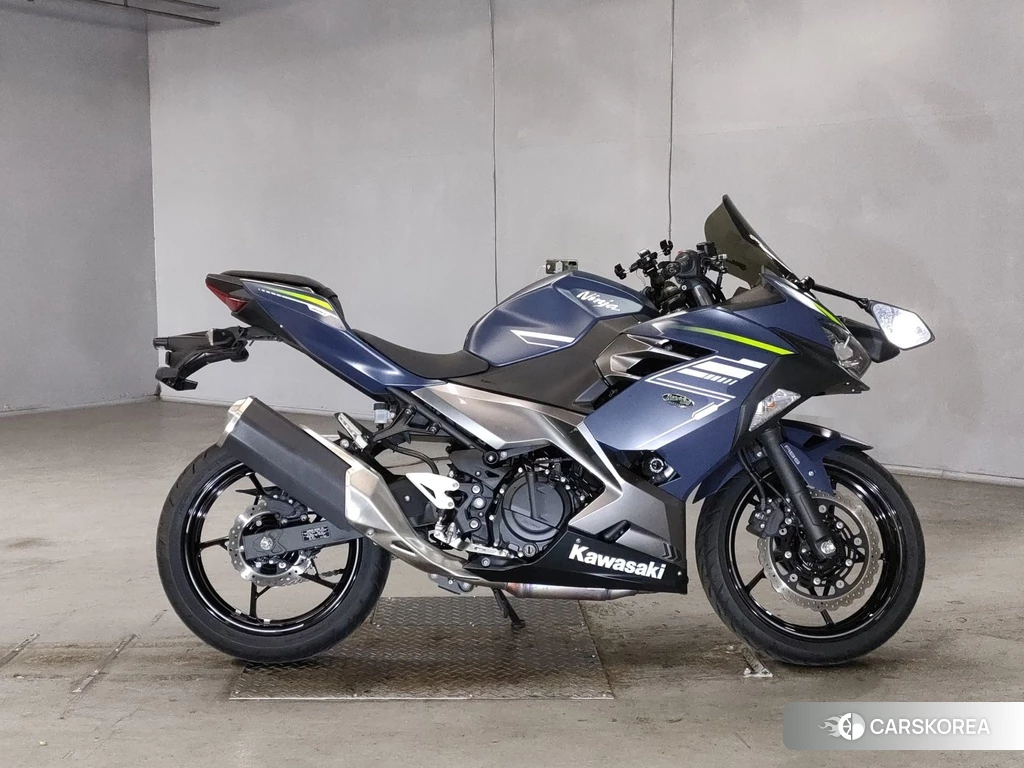 Проданный Kawasaki NINJA 400 2022 из Японии, фото 2