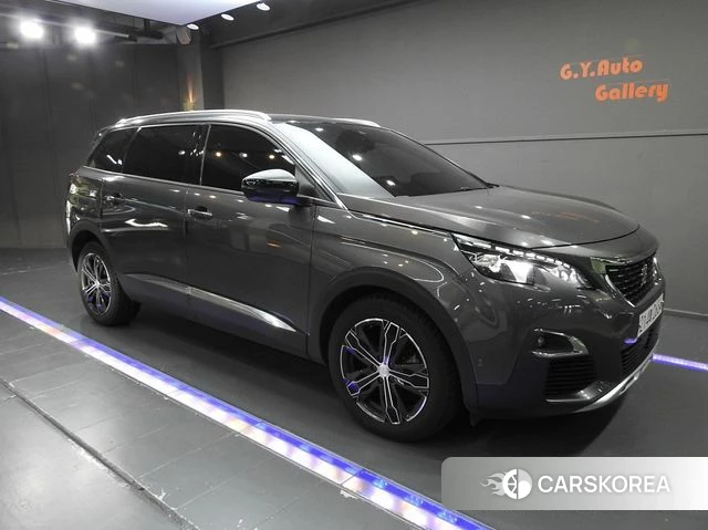Peugeot 5008 second generation 2019 Серый из Кореи