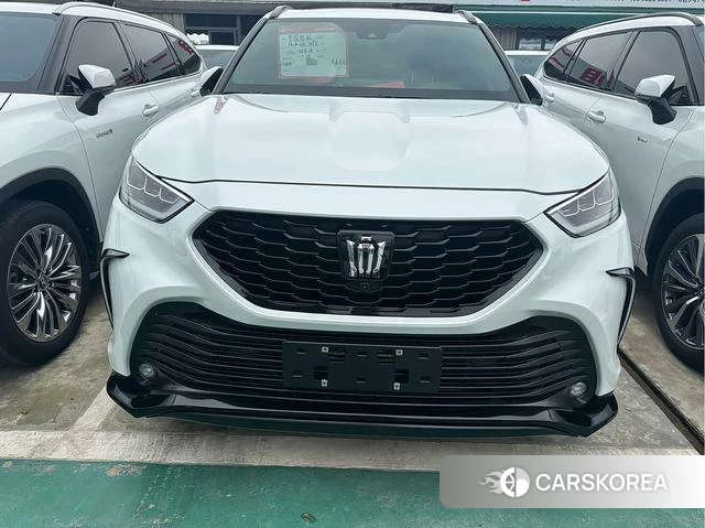Toyota Crown Lufang 2024 Белый из Китая