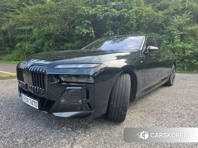BMW 7 Series (G70) 2023 Черный из Кореи