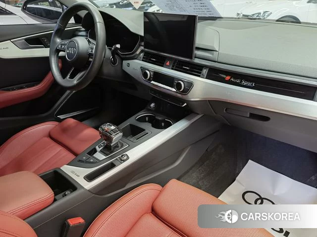Audi A4L 2021 Белый из Китая