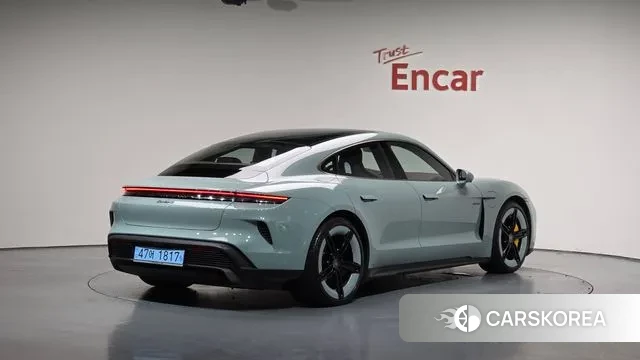 Porsche Taycan 2024 Цвет галактики из Кореи