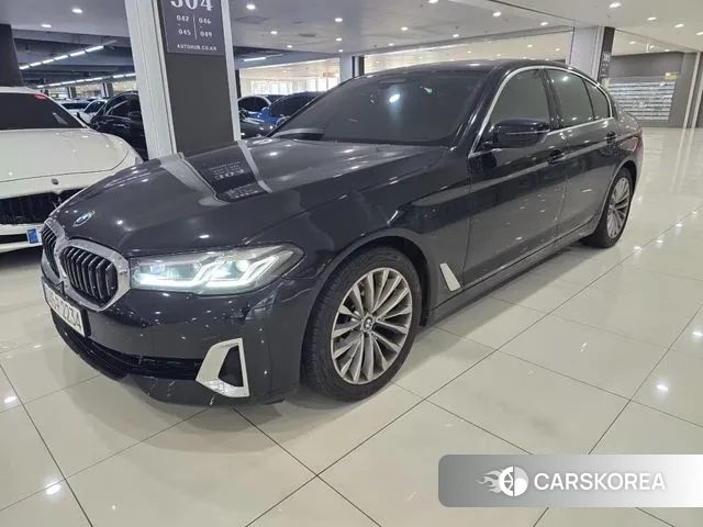BMW 5 Series (G30) 2022 Черный из Кореи