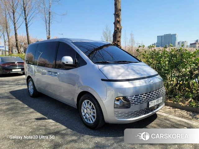 Hyundai Staria 2021 Серебряный из Кореи