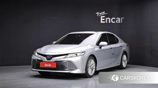 Toyota Camry (XV70) 2018 Серебряный из Кореи
