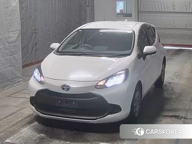 Toyota Aqua 2021 из Японии