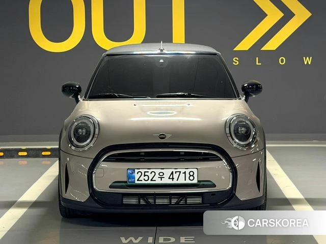 Mini Cooper Convertible 2024 Серебристо-серый из Кореи
