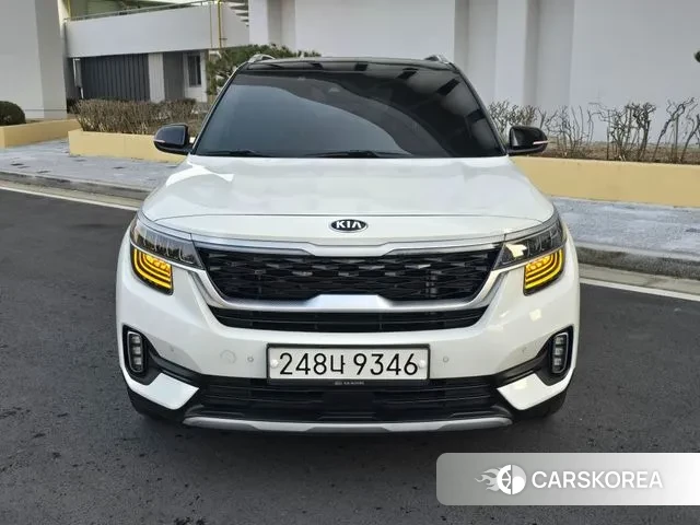 Kia Seltos 2021 Белый из Кореи