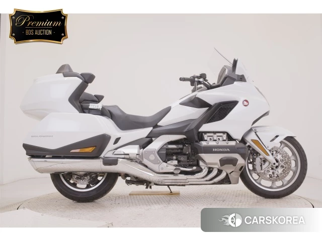 Проданный Honda GL1800 TOUR DCT 2021 из Японии