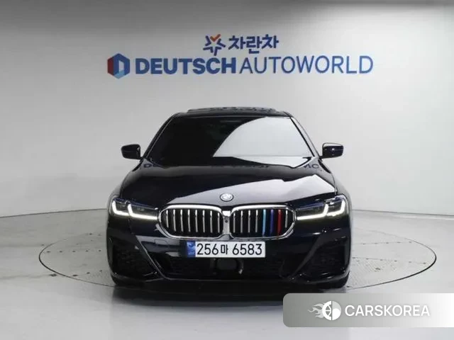 BMW 5 Series (G60) 2023 Черный из Кореи