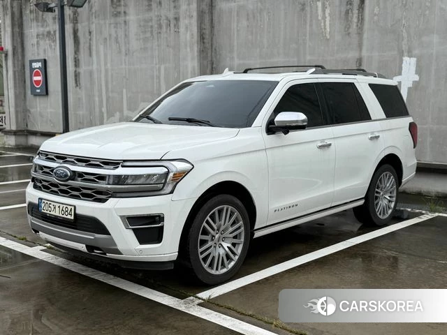 Ford Expeditation 2023 Белый из Кореи