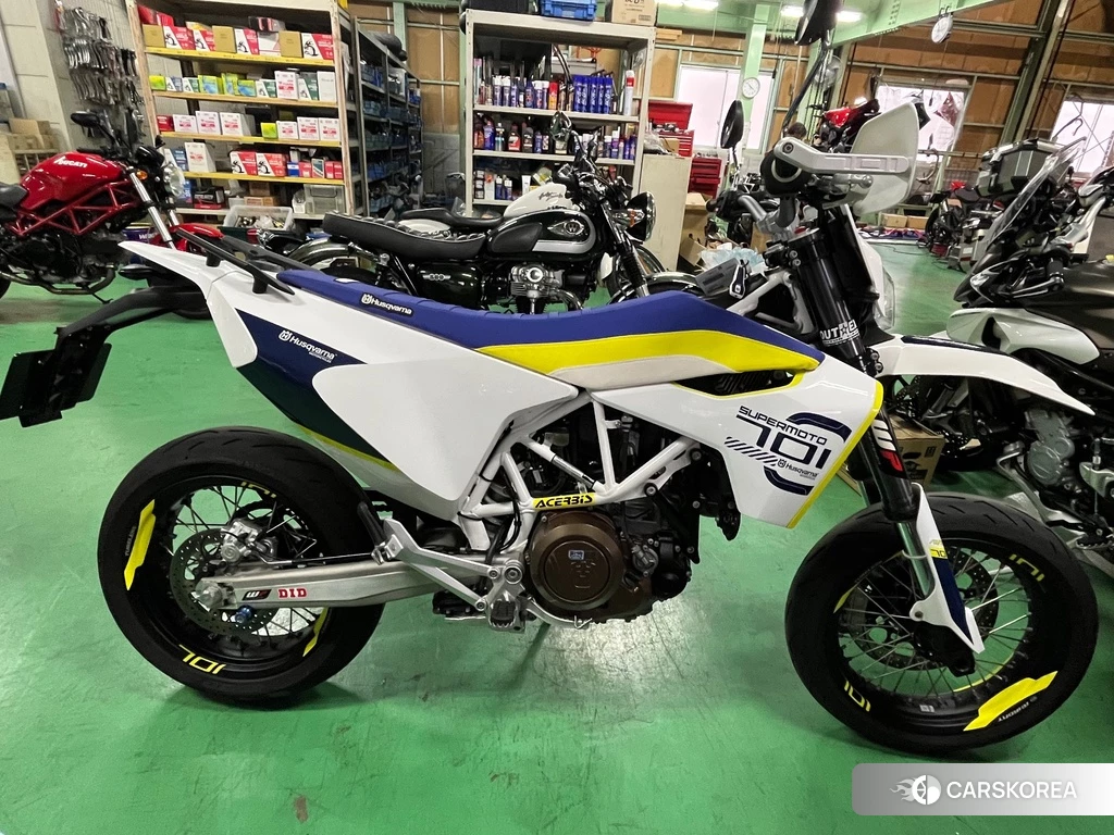 Проданный Husqvarna 701 SUPERMOTO 2017 из Японии