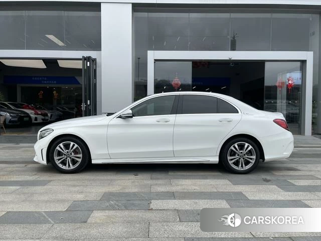 Mercedes-Benz Class C 2021 Белый из Китая