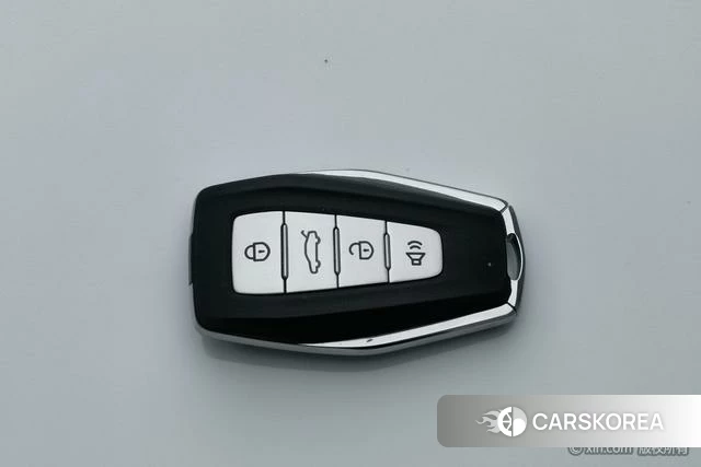 Geely Automobile Emgrand 2025 Белый из Китая