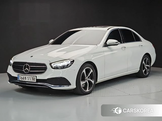 Mercedes-Benz E-Class W213 2021 Белый из Кореи