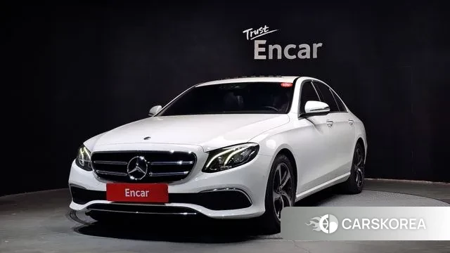 Mercedes-Benz E-Class W213 2020 Серебристо-серый из Кореи