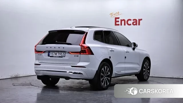 Volvo XC60 second Generation 2024 Белый из Кореи