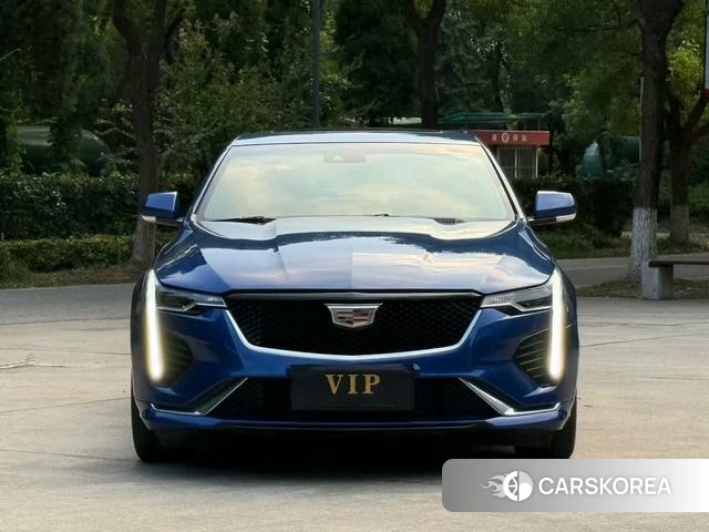 Cadillac CT4 2023 Синий из Китая