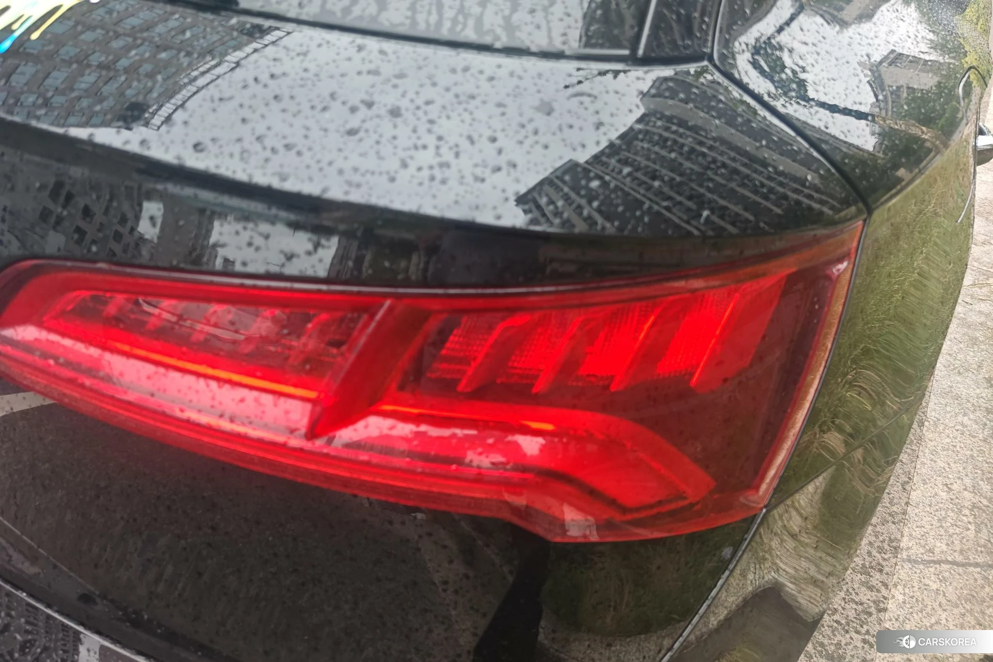Audi Q5L 2020 Черный из Китая