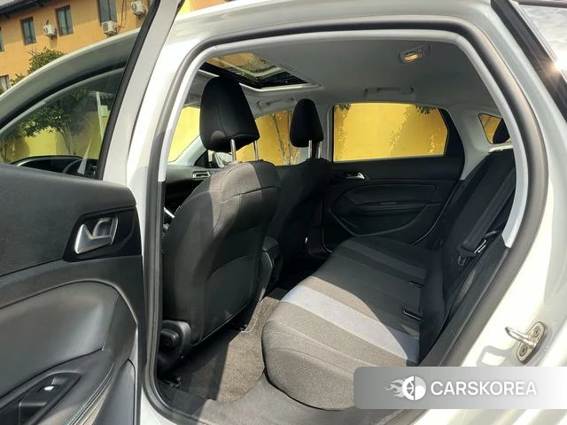 Peugeot 308 2018 Белый из Китая