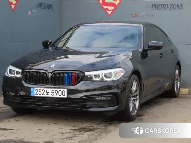 BMW 5 Series (G30) 2019 Черный из Кореи