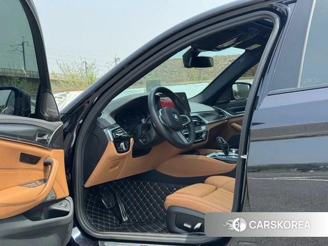 BMW 5 series (imported) 2023 Черный из Китая
