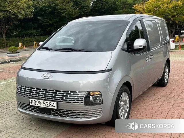 Hyundai Staria 2023 Черный из Кореи