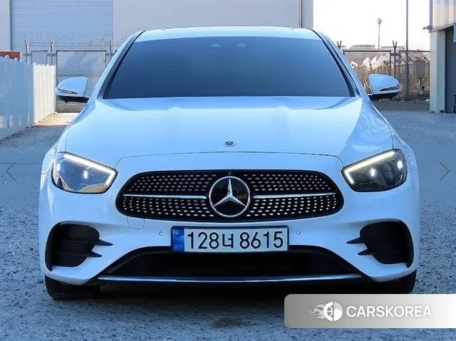 Mercedes-Benz E-Class W213 2022 Белый из Кореи