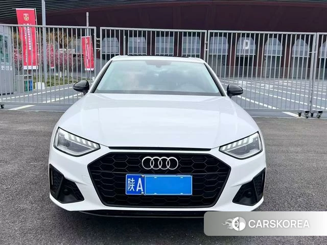 Audi A4L 2022 Белый из Китая