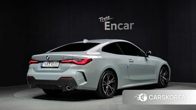 BMW 4 Series (G22) 2022 Цвет галактики из Кореи