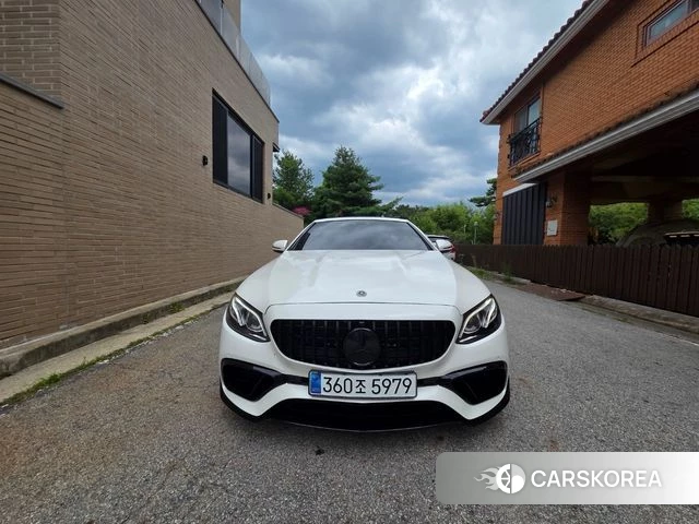 Mercedes-Benz E-Class W213 2019 Белый из Кореи