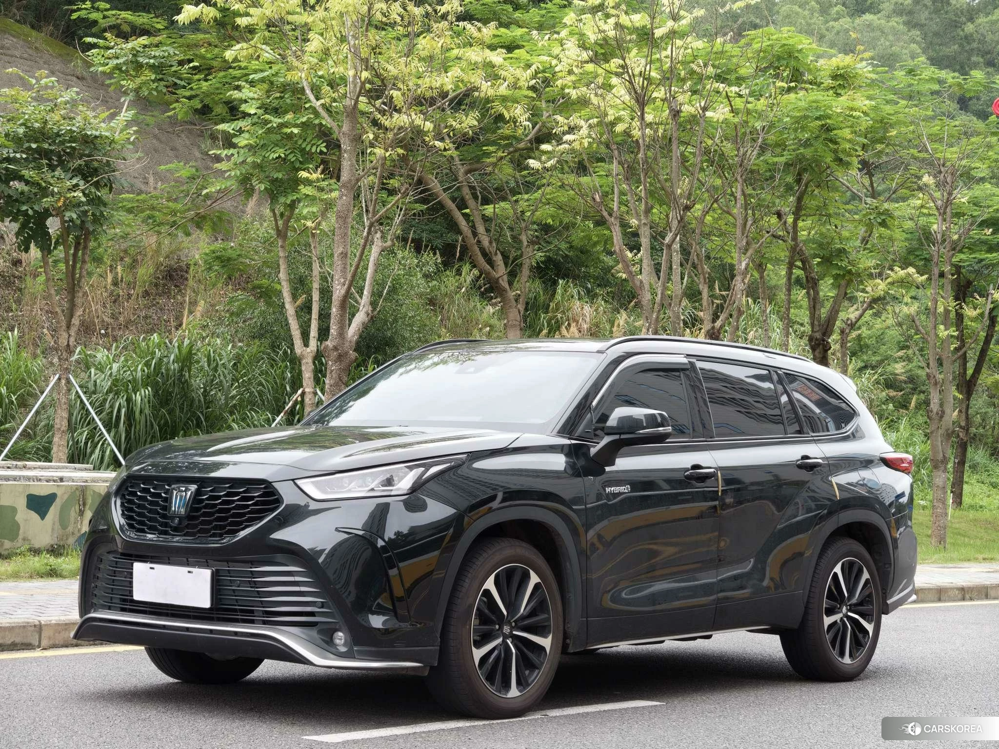 Toyota Crown Lufang 2021 Черный из Китая