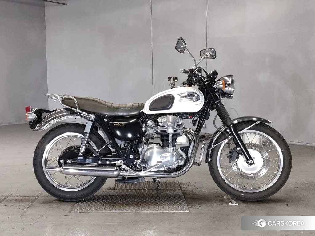 Проданный Kawasaki W650 2010 из Японии