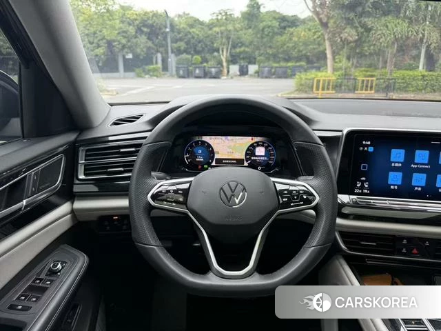 Volkswagen Tourang 2023 Черный из Китая