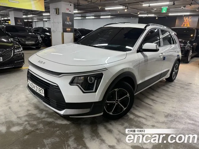 Kia Di Ol Nu Niro 2023 Белый из Кореи