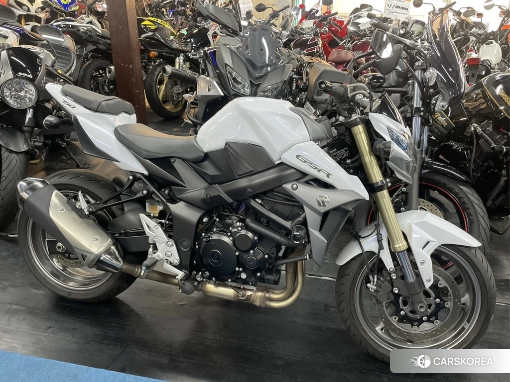 Проданный Suzuki GSR750 2016 из Японии