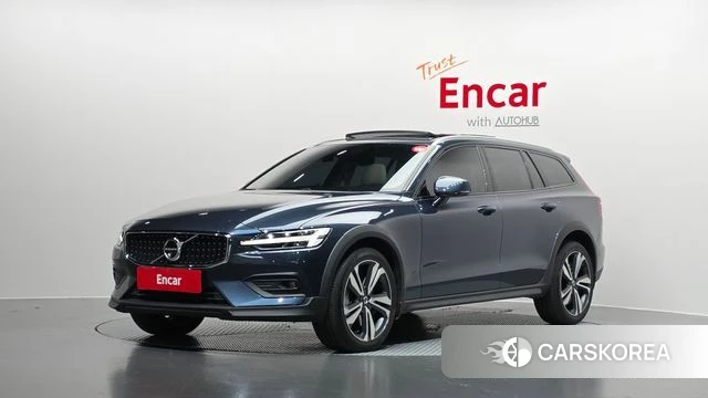 Volvo V60 Cross-Country 2nd Generation 2021 Синий из Кореи