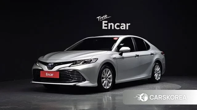 Toyota Camry (XV70) 2021 Серебряный из Кореи