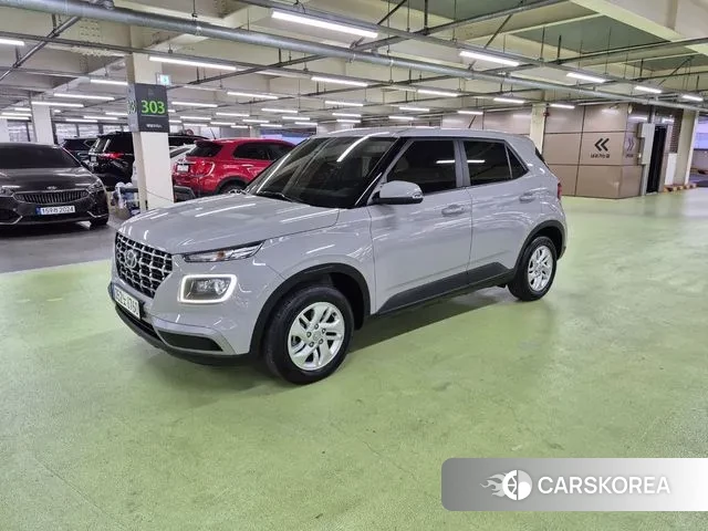 Hyundai Venue 2022 Серебристо-серый из Кореи