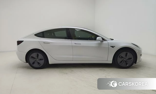 Tesla Model 3 (imported) 2019 Белый из Китая
