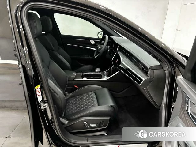 Audi A6L 2025 Черный из Китая