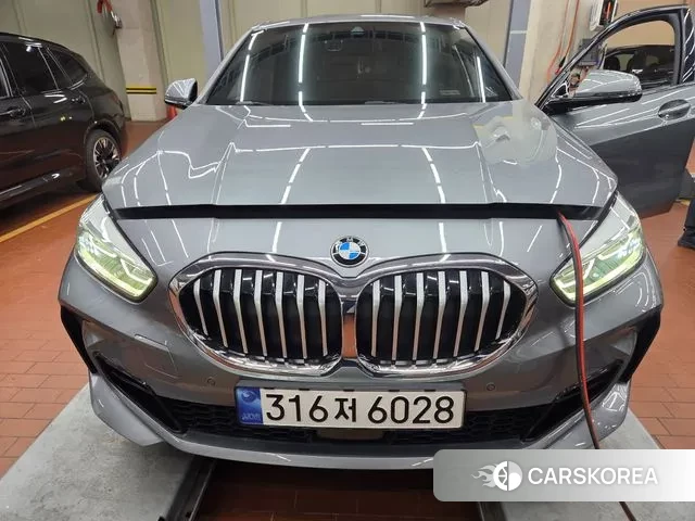 BMW 1 Series (F40) 2022 Серый из Кореи